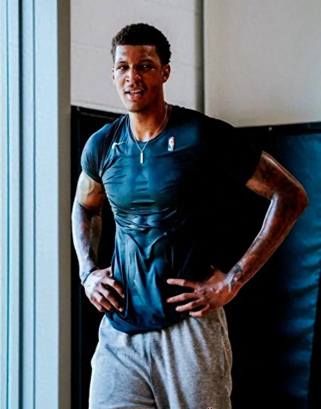 斯通谈小贾, 表现令人眼 斯通谈小贾, 表现令人眼